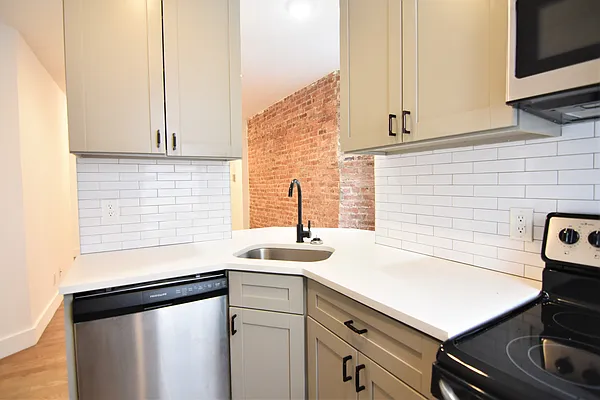 Rented by Bohemia Realty Group | media 3