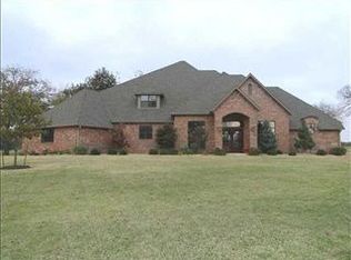 1004 Muirfield Dr, Shawnee, OK 74801