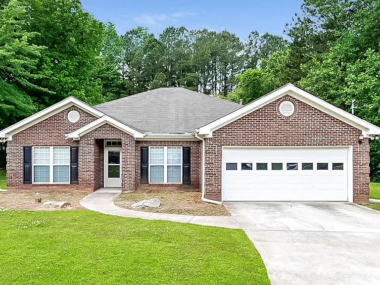 5676 Hunters Chase Dr — Photo 1
