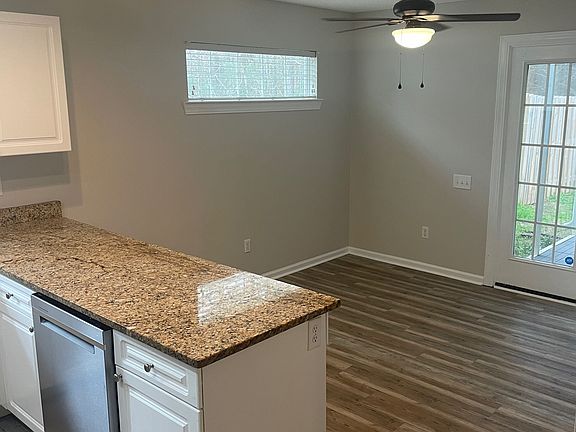 5th image of 9228 Ayscough Rd