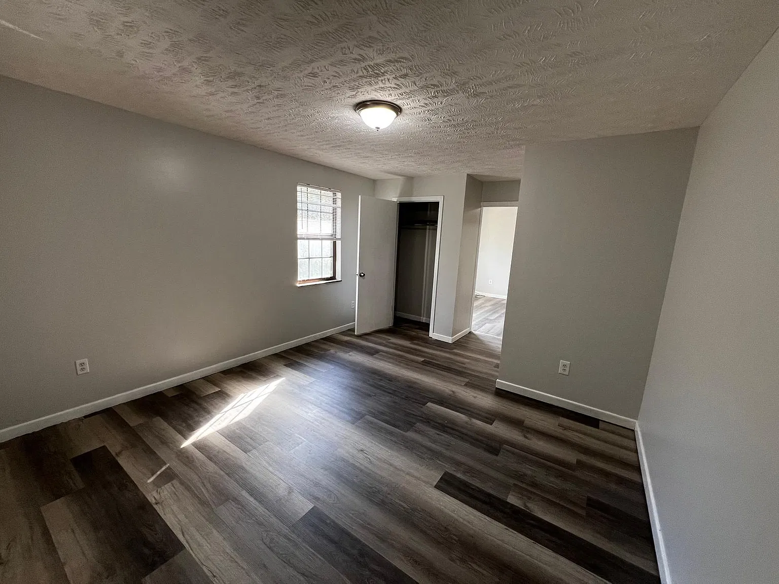 1 bed, 700 sqft, $1,100 — Photo 4
