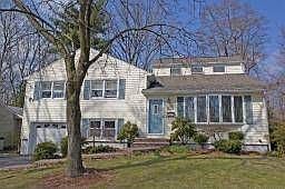 1st image of 31 Alcott Dr