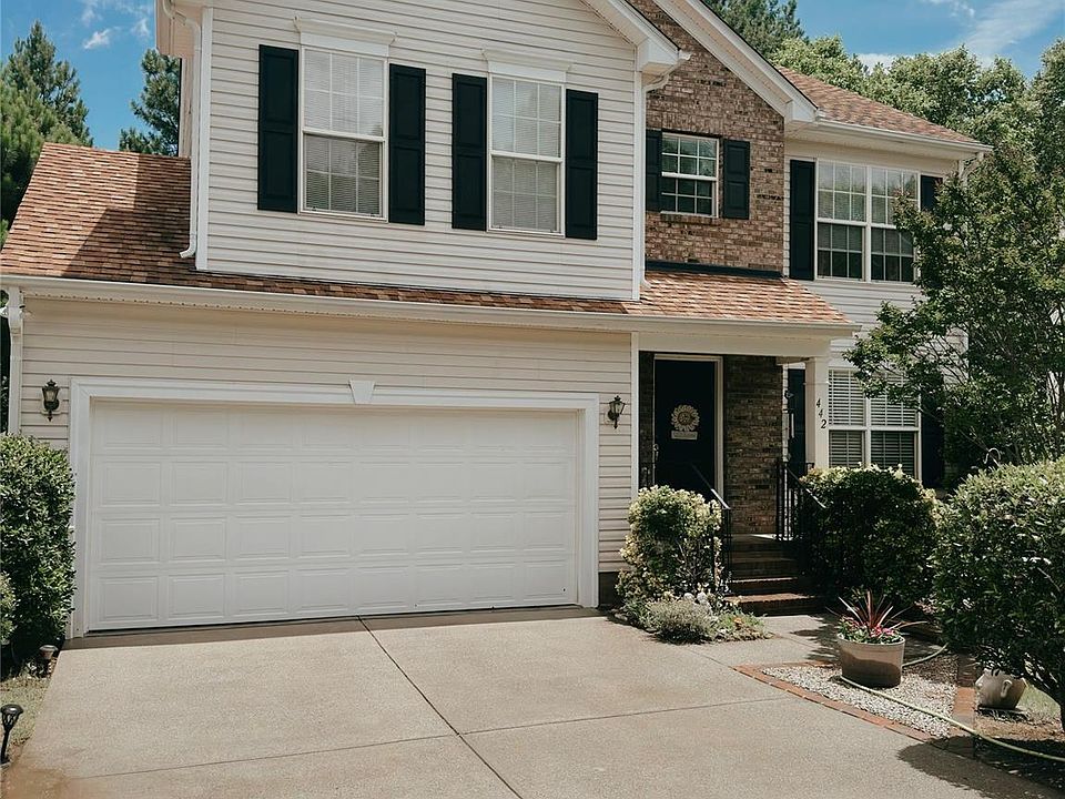 2nd image of 442 Sugar Maple Dr