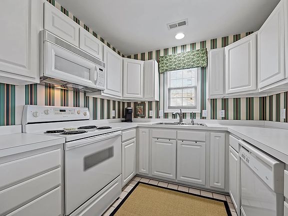 4th image of 2900 Myrtle St Unit 12