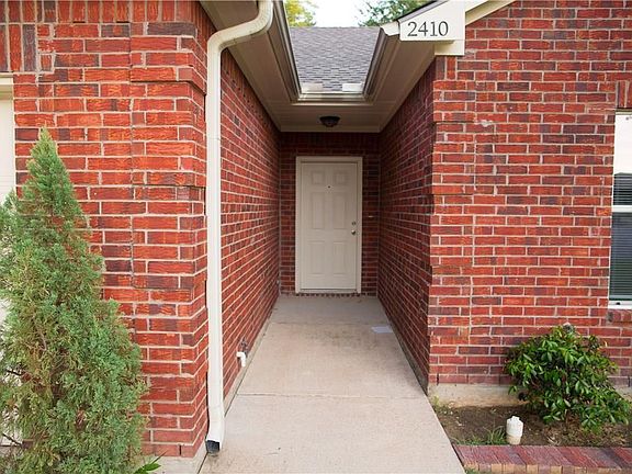 2nd image of 2410 S Forest Hls