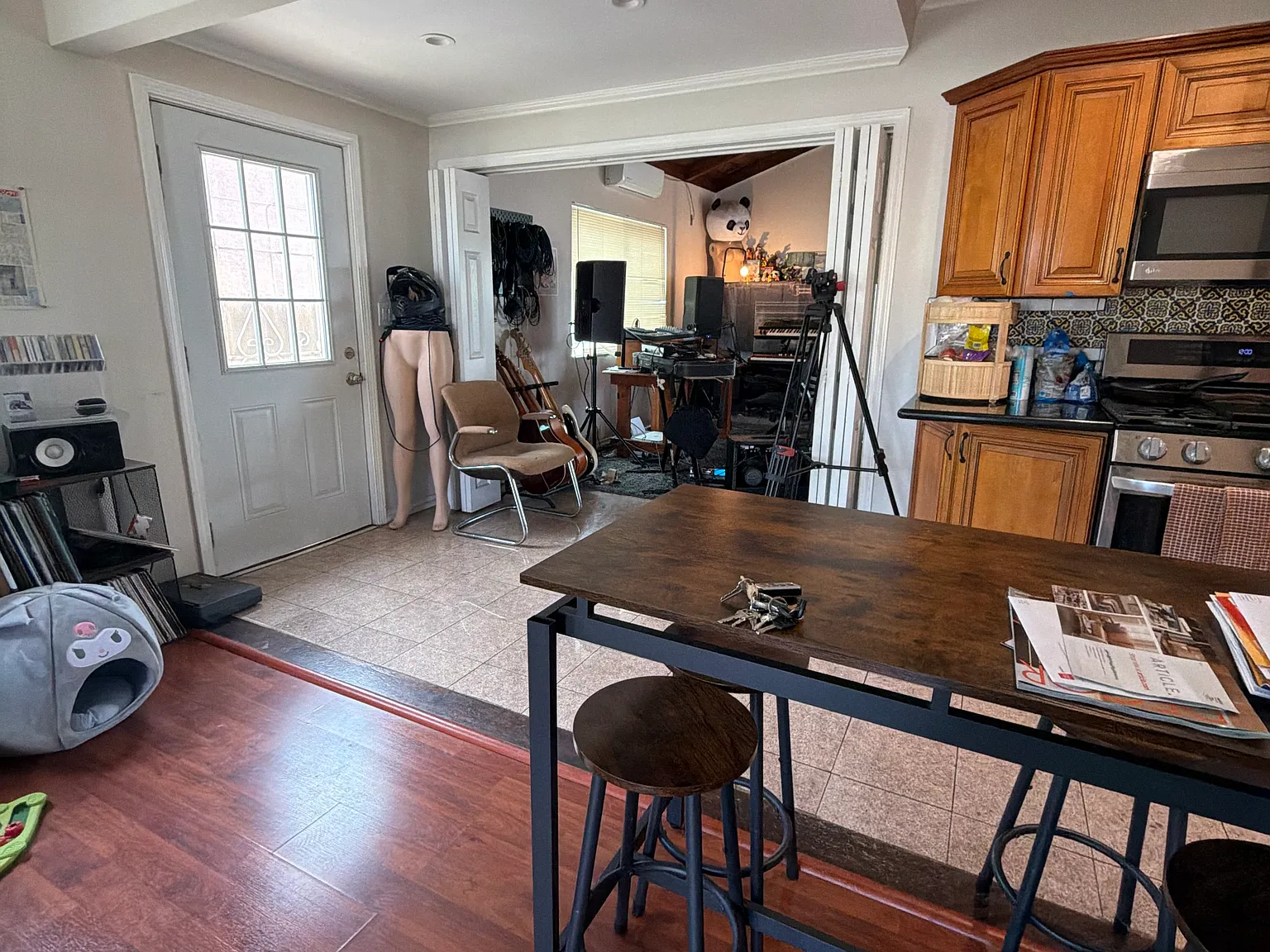 3 bed, 1443 sqft, $4,000 — Photo 2