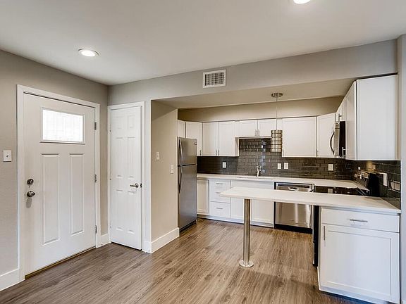 3rd image of 935 La Posada Dr Unit 116