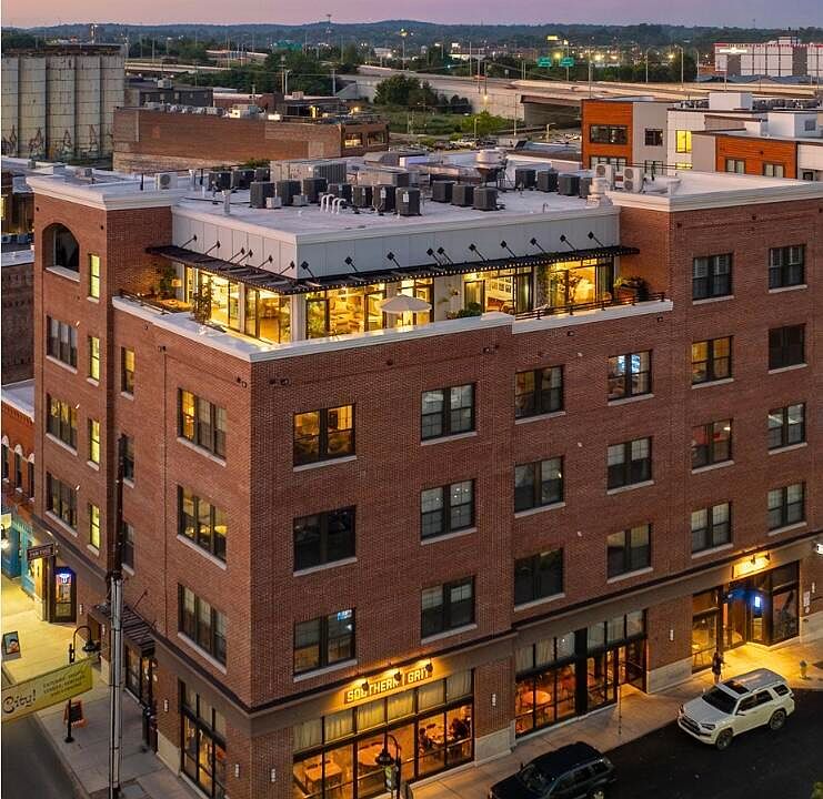 1st image of 115 Willow Ave #200