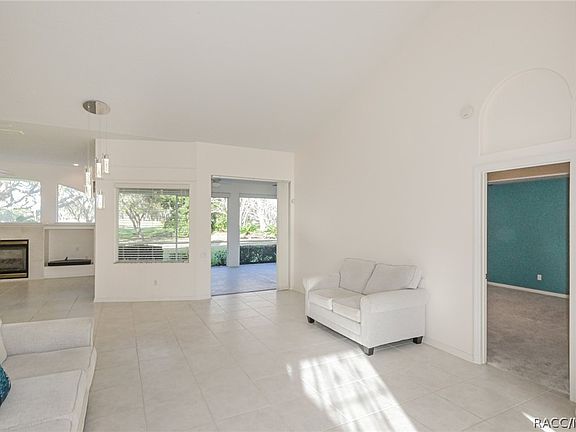 3rd image of 3 Deerwood Dr