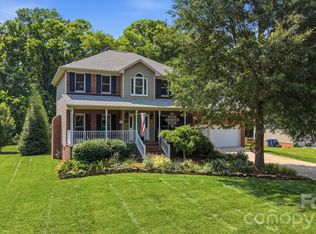 8513 Middleton Cir, Harrisburg, NC 28075