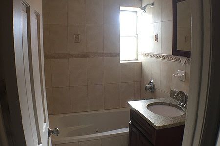 4th image of 82 Quincy St APT 1