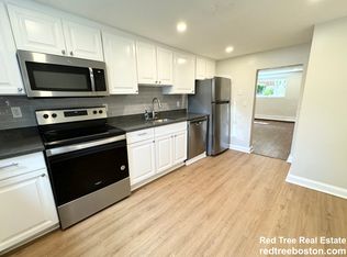 68 Bryon Rd APT 2, Chestnut Hill, MA 02467