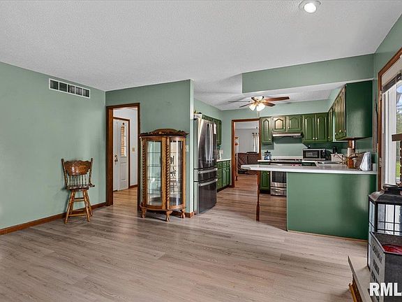 5th image of 3313 Branchwood Dr