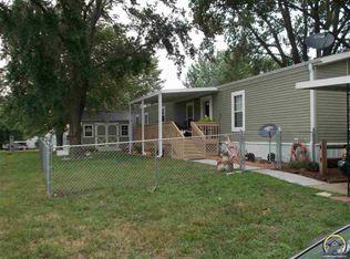 212 SE Willow Way, Topeka, KS 66609