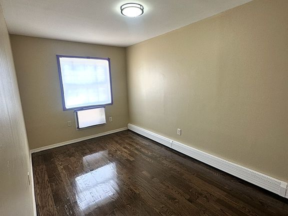 4th image of 316 Beach 47th St