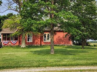 13443 Progress Rd, Wapella, IL 61777