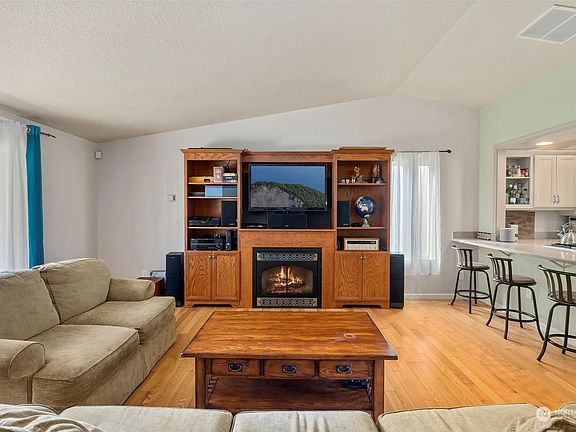 5th image of 11819 Scott Creek Drive SW
