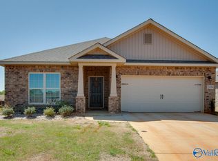 26694 Kyle Ln, Athens, AL 35613