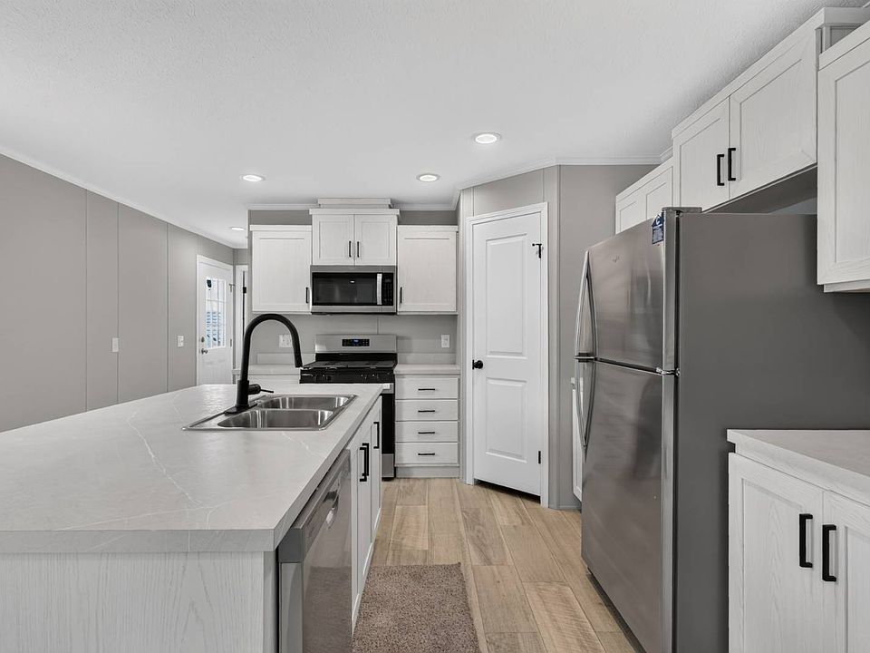 27529 Moulon Rouge #607, photo 6