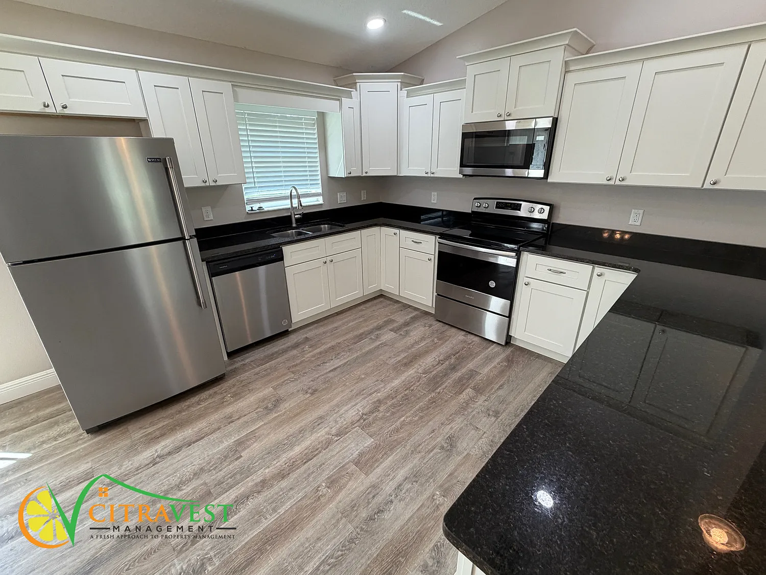 Gorgeous 4 Bedroom Available in Citrus Springs! — Photo 4