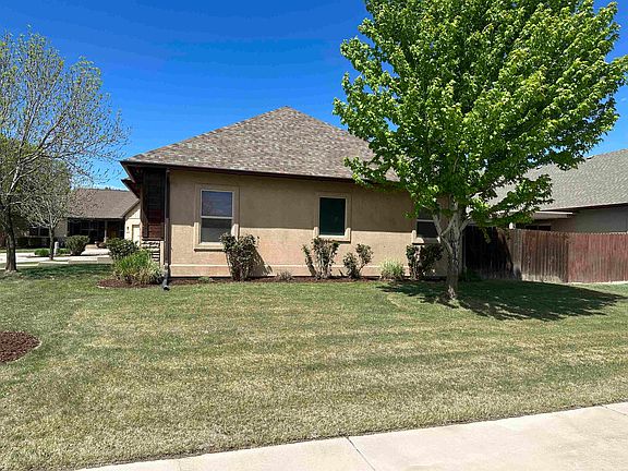 3rd image of 195 Larchwood Ct