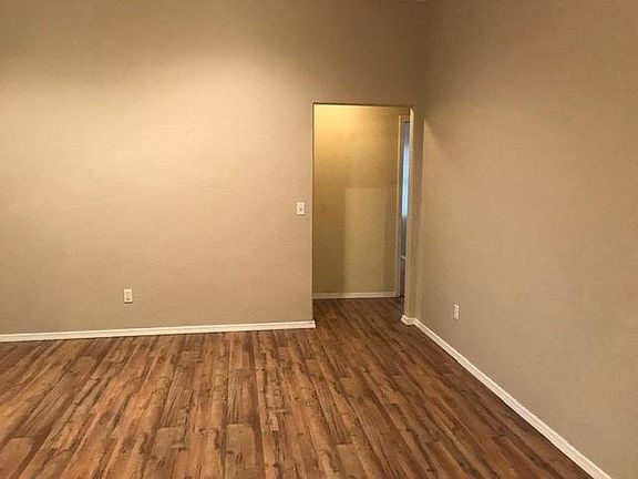 3rd image of 8313 Alexandria Ave