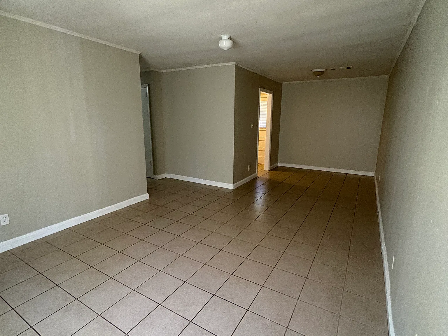 3068 Texas St — Photo 2
