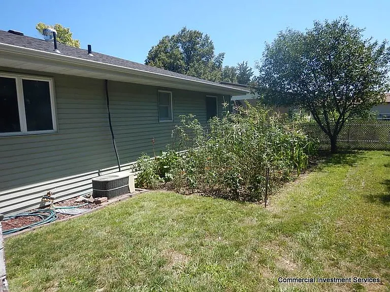 202 S Baytree Ave — Photo 18