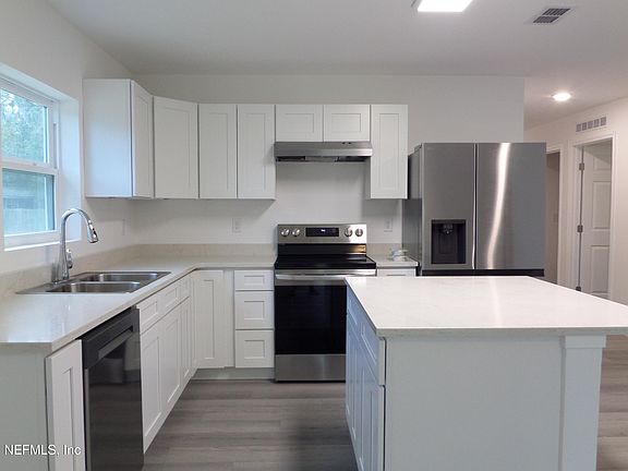 4th image of 1750 HARRING Street