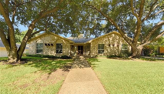 1st image of 2700 Wagonwheel Dr