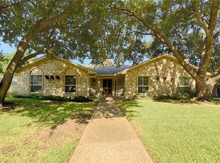 2700 Wagonwheel Dr, Carrollton, TX 75006