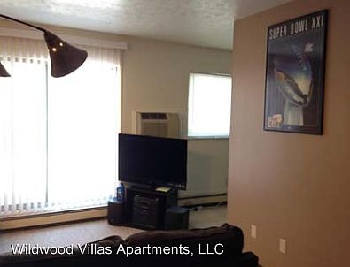 3rd image of 17805 Lake Shore Blvd APT 101