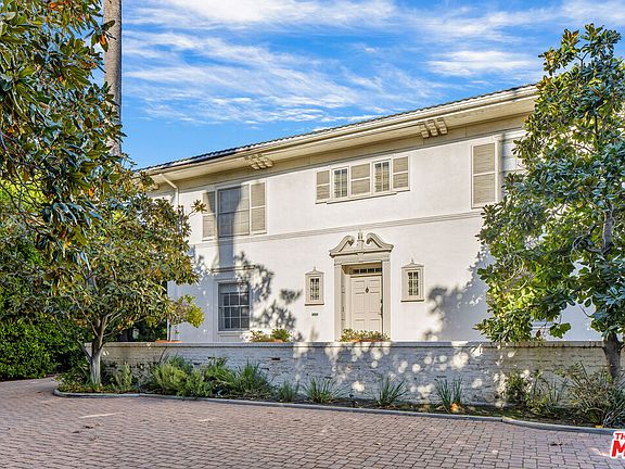 2nd image of 710 N Beverly Dr