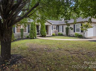 76 Chipmunk Rdg, Marion, NC 28752