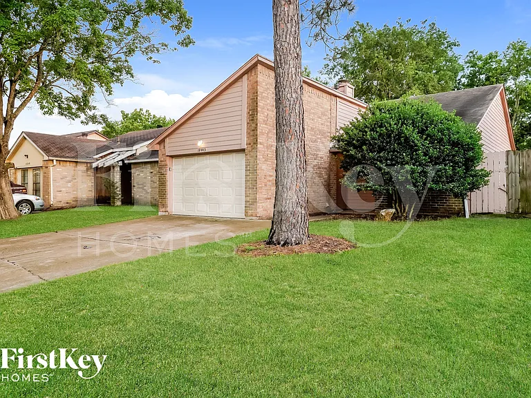 19903 Mountain Dale Dr — Photo 2