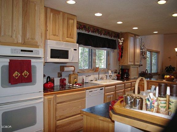 5th image of 45 Deer Trail Dr
