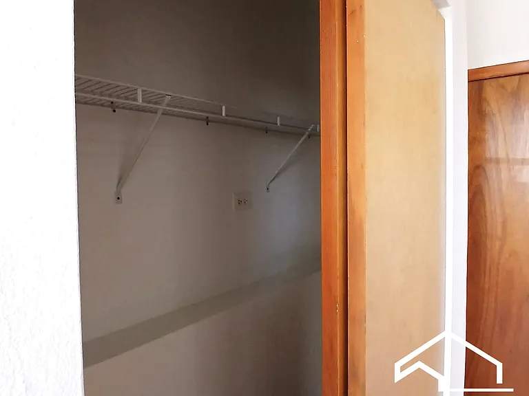 4810 W Barry Ave #G — Photo 7