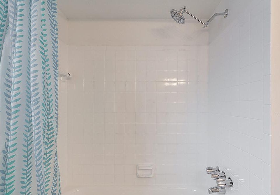 2nd image of 1467 E Larned St APT 103