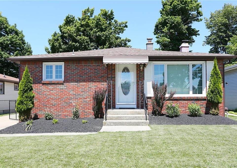 1st image of 174 Castlewood Dr