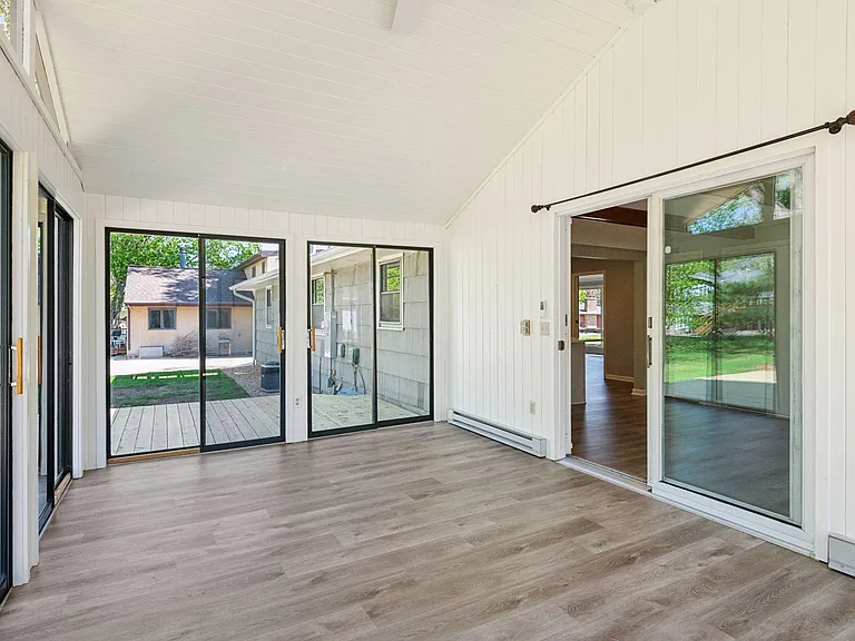 6416 Wilryan Ave — Photo 17