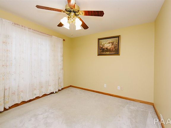 5th image of 1924 W Gerald Dr