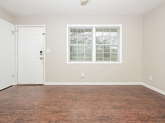 3rd image of 164 Meadowlark Ln