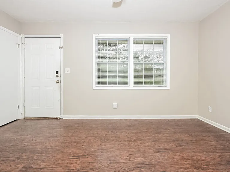 164 Meadowlark Ln — Photo 3