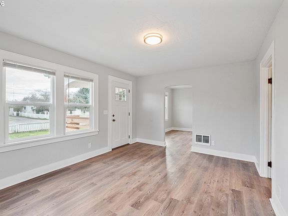 3rd image of 2103 36th Ave