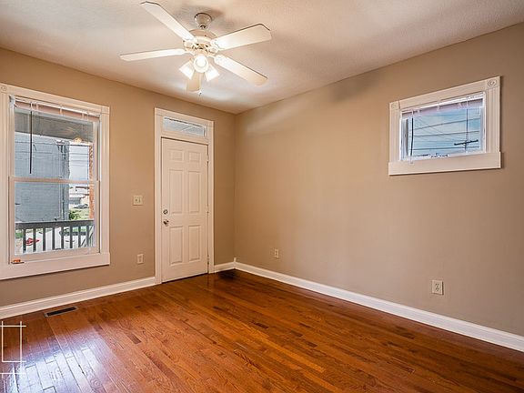 5th image of 193-195 E Greenwood Ave