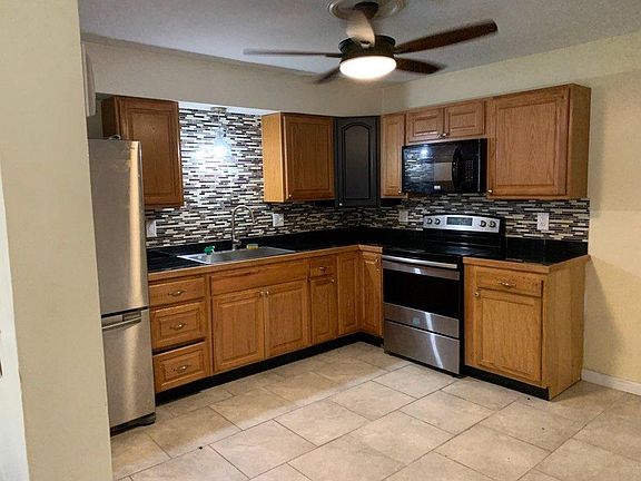 3rd image of 79 Woolery Ln #4
