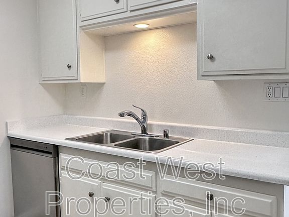 5th image of 1810 Broadway St #7