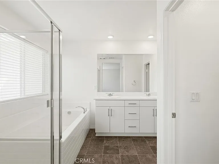27215 Lost Palm St — Photo 30
