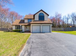 21 Birch Glen Dr, Waterford, NY 12188