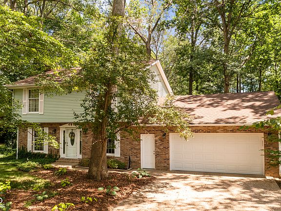 5th image of 394 Big Horn Ln